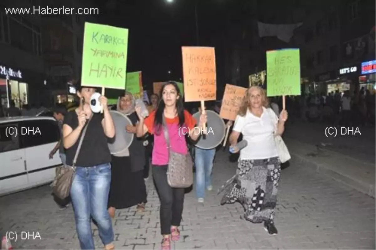 Hakkarili Kadınlar, Defli Yürüyüş Yaptı