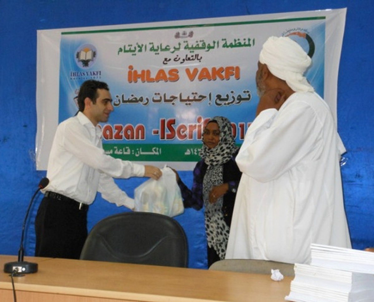 İhlas Vakfı Sudanlı Yetimleri Sevindirdi