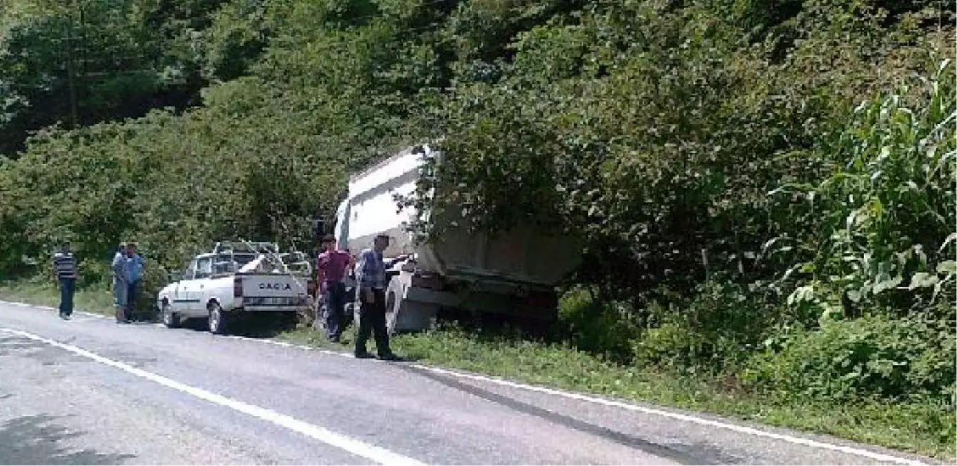 Kamyon Fındık Bahçesine Girdi: 1 Ölü, 2 Yaralı