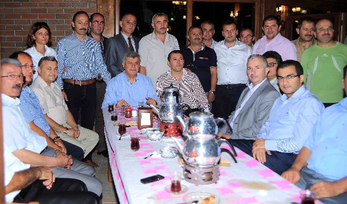 Karaosmanoğlu Park ve Bahçeler Personeliyle İftarda Buluştu