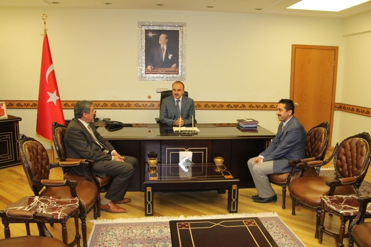 Kur\'an I Kerimi Güzel Okuma Yarışması\'nın Birincisi Deveci, Vali Erol\'u Ziyaret Etti
