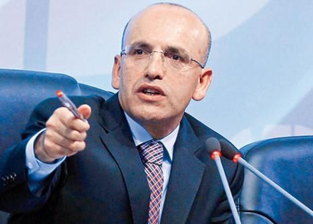 Maliye Bakanı "Vatandaşlık" Sorusuna Yanıt Vermedi