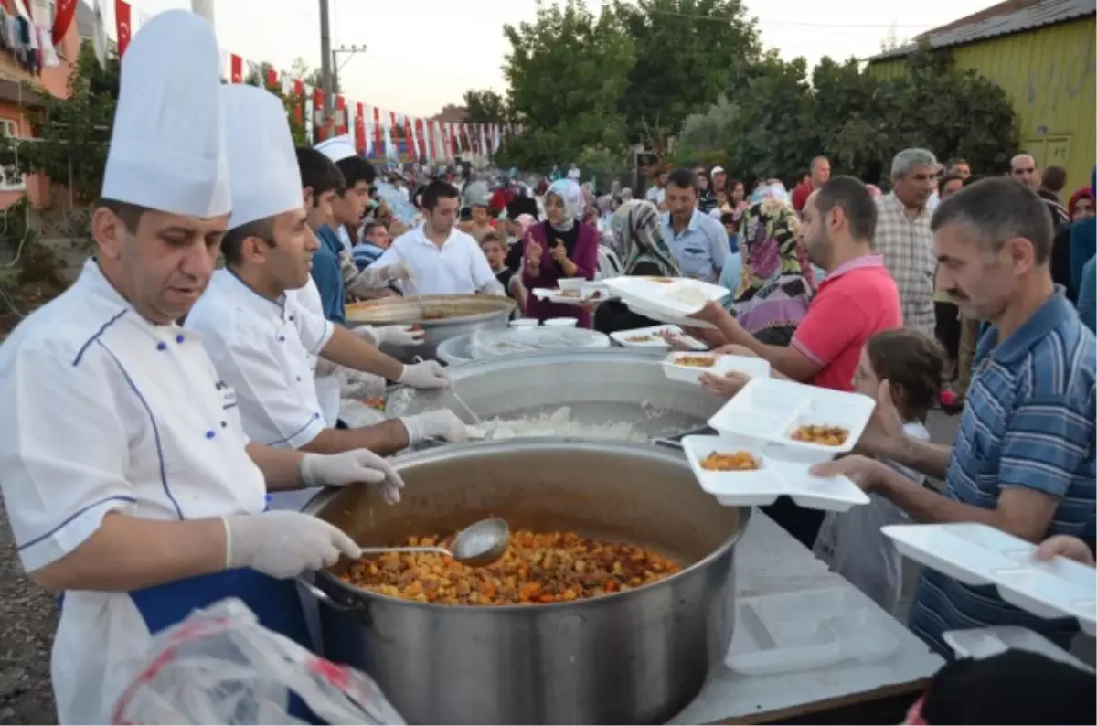 Oruçlu İnsanın Gönül Kapısı Açık Olacak