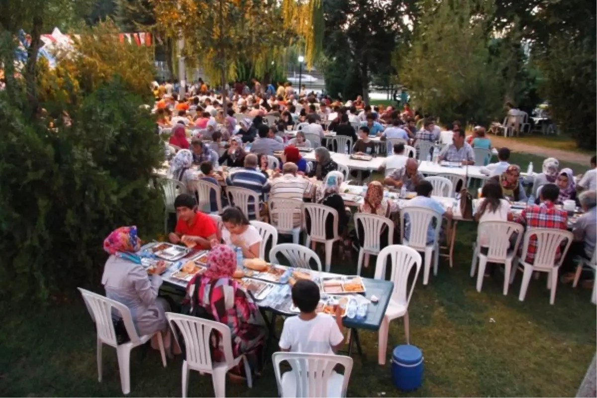 Ramazan Boyunca 120 Bin Kişiye İftar Yaptıracak