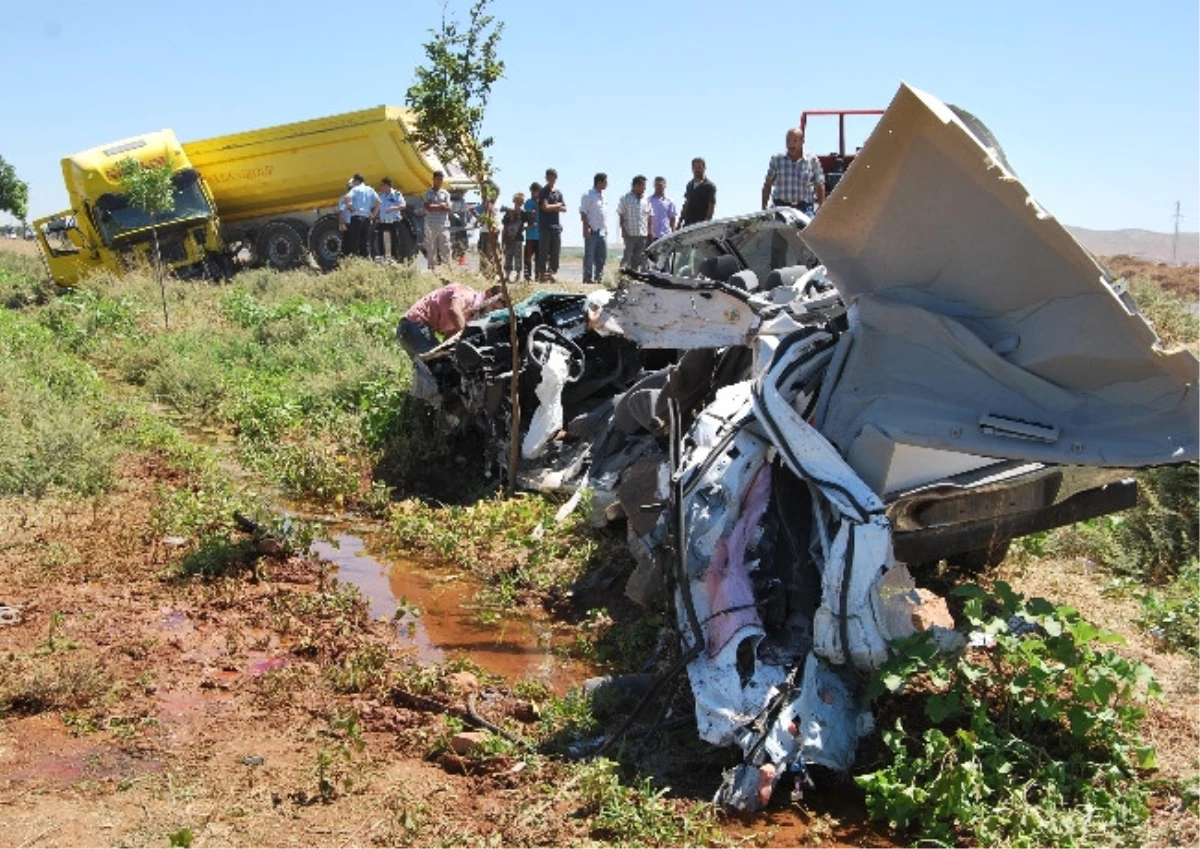 Şanlıurfa\'da Trafik Kazası: 1 Ölü, 2 Yaralı