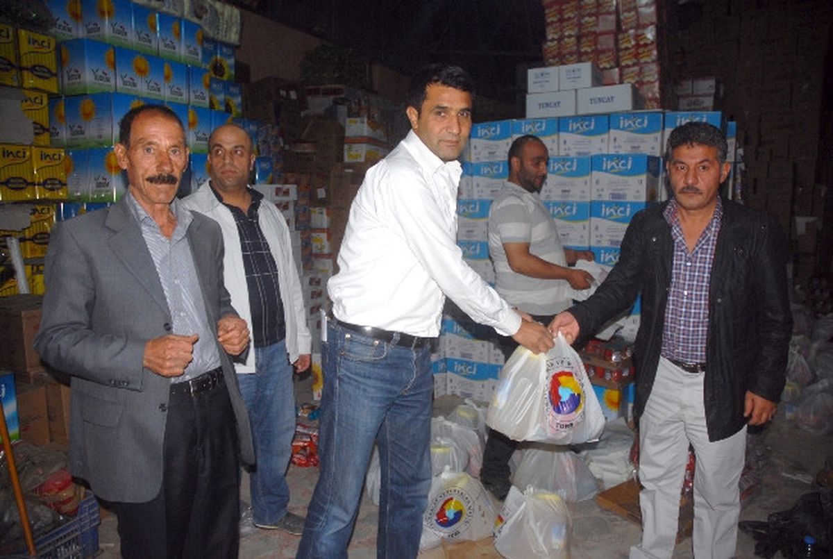 Yütso\'dan Bin 100 Aileye Gıda Yardımı