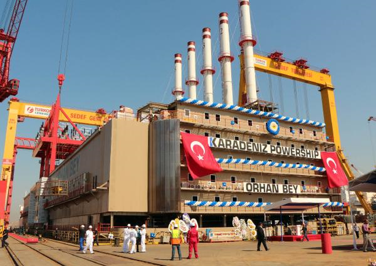 Yüzer Enerji Gemisi Denize İndi
