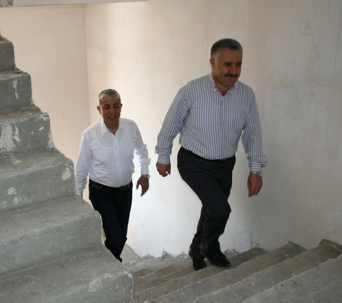 AK Parti Kars Milletvekilleri Kars\'ta Hayata Geçirilen Projeleri Değerlendirdi