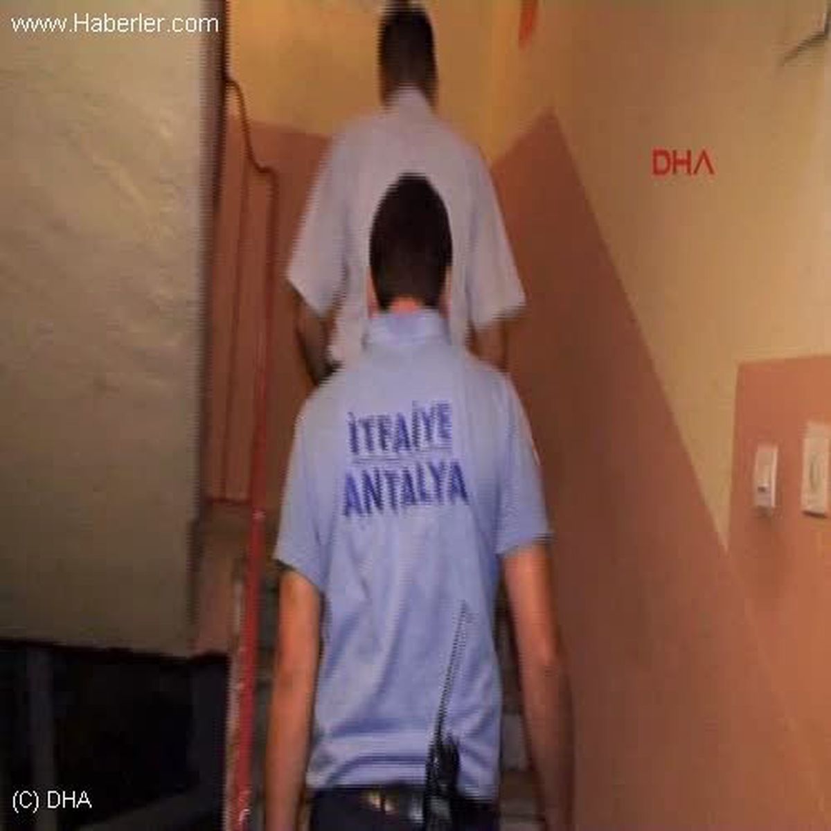 Antalya İntihar Eden Kadını İtfaiye Kurtardı