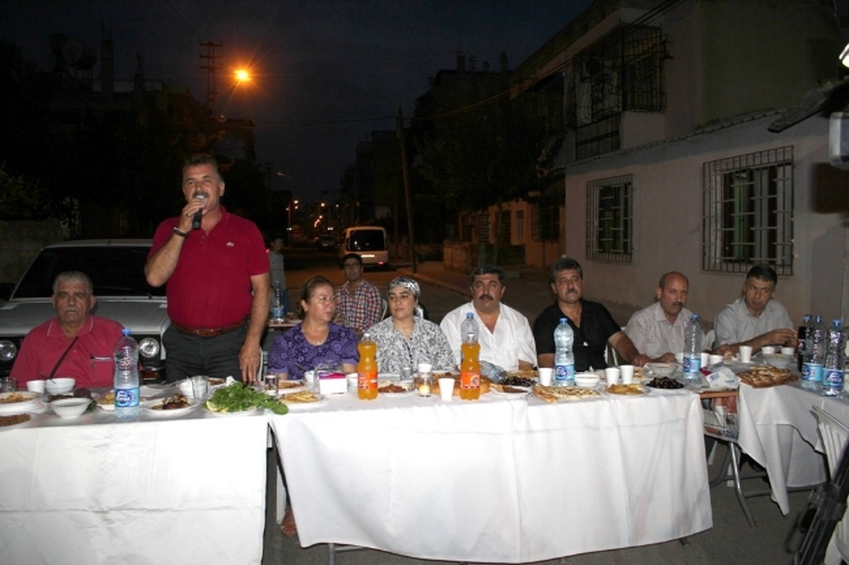 Başkan Tuna Mahalle Sakinleriyle İftarda Buluştu