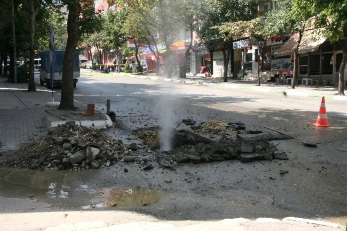 Bursa\'da Doğalgaz Borusu Patladı, Halk Büyük Korku Yaşadı