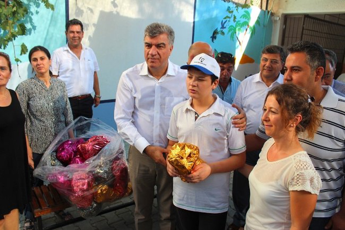 CHP\'nin İzmirli Yöneticilerden Anlamlı Ziyaret