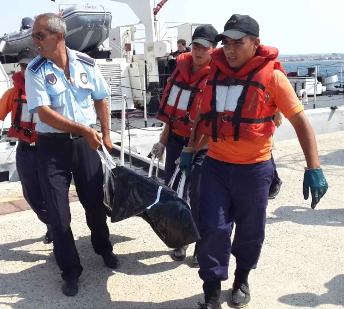 Ege Denizi\'nde Batan Teknede Ölü Sayısı 24\'e Yükseldi