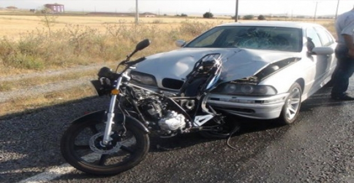 Elbistan\'da Otomobil Motosiklete Çarptı: 1 Ölü