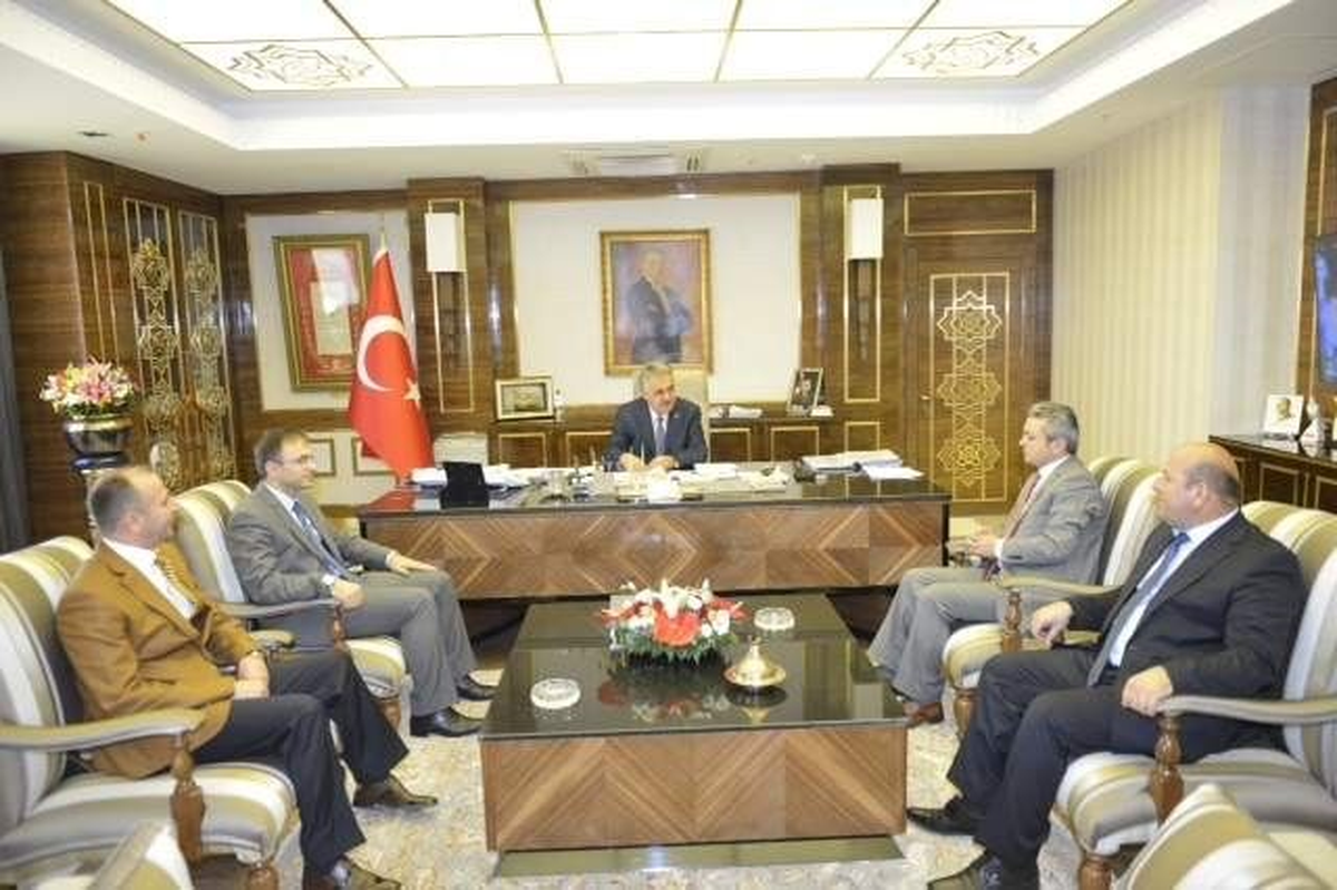 HTSO Heyeti, Bakan Yazıcı\'yı Ziyaret Etti