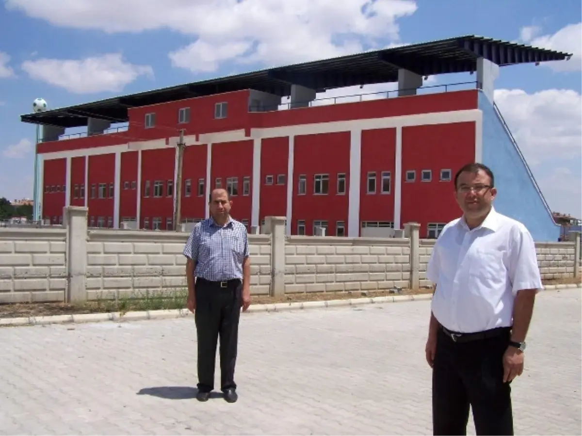 Kaman Stadyumu Tribünü Nihayet Hizmete Girdi