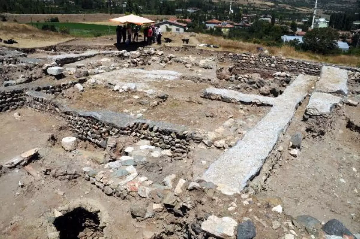 Tokat'ta, 1100 Yıllık Aile Mezarlığı Bulundu