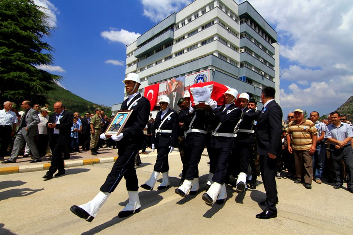 Şehit Polis Sinan Yılmaz Son Yolculuğuna Uğurlandı