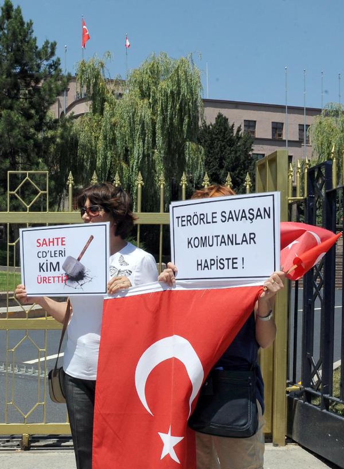 \'Vardiya Bizde Platformu\'ndan Genelkurmay Başkanlığı Önünde Eylem