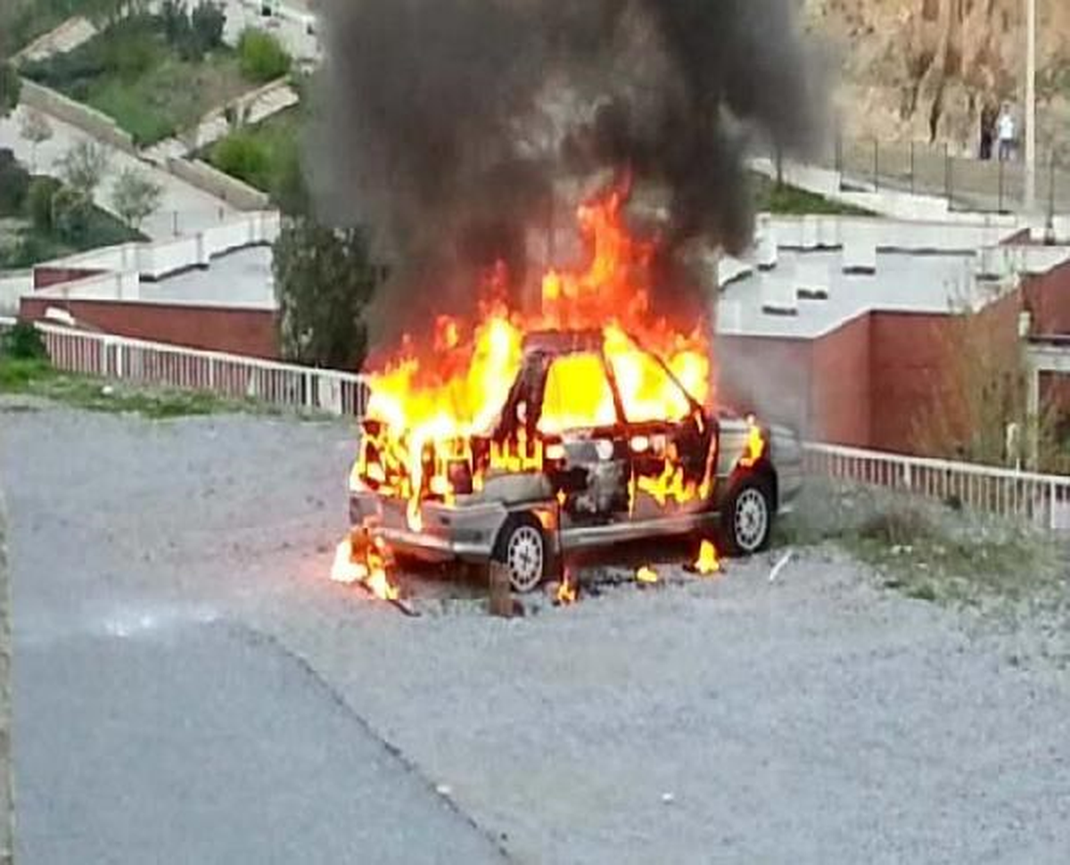 Yanan Otomobile Kundaklama İddiası