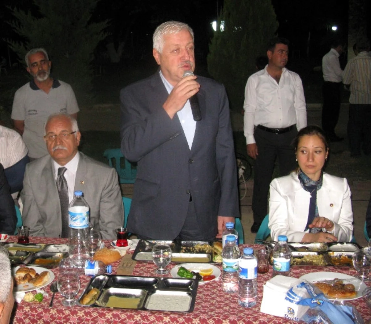 AK Parti Araban İlçe Teşkilatı İftar Yemeği Verdi
