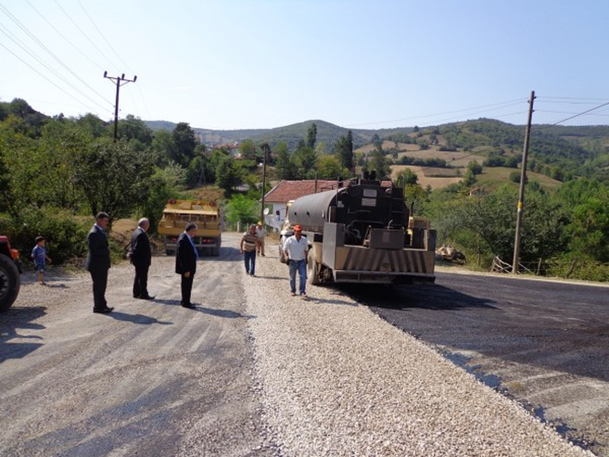 Akıncılar Köyünde Asfalt Yapımı Başlatıldı