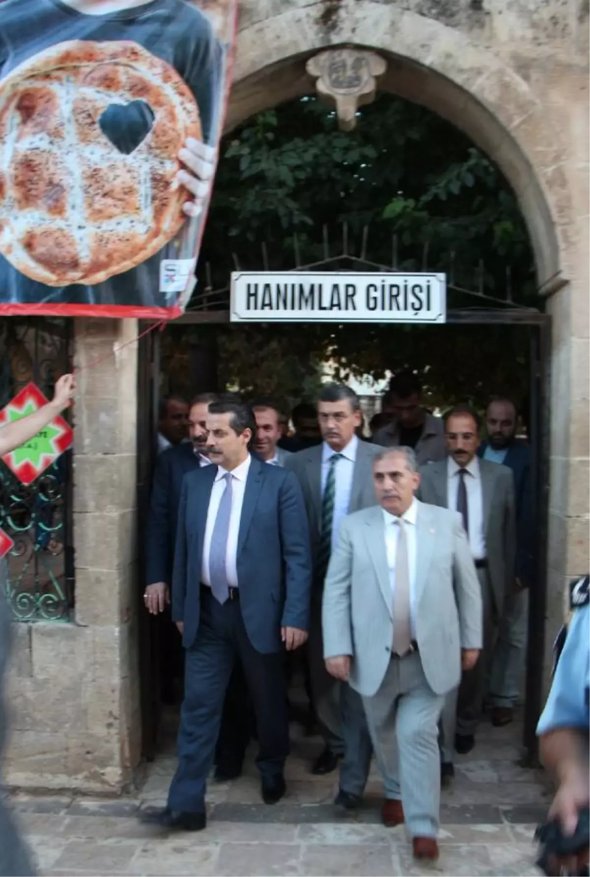 Bakan Çelik: Suriye\'deki Vahşet Yüreğimizi Dağlıyor