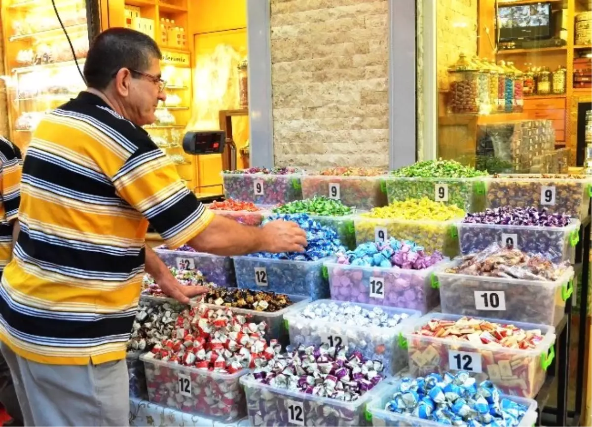 Bayram Şekerleri Tezgahlardaki Yerini Aldı