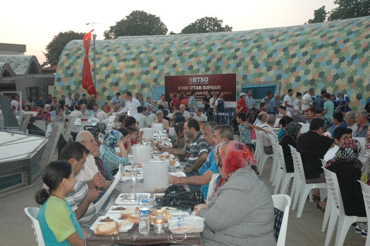 Btso İftar Sofrası Bereketini Hasta Yakınlarına da Ulaştırdı