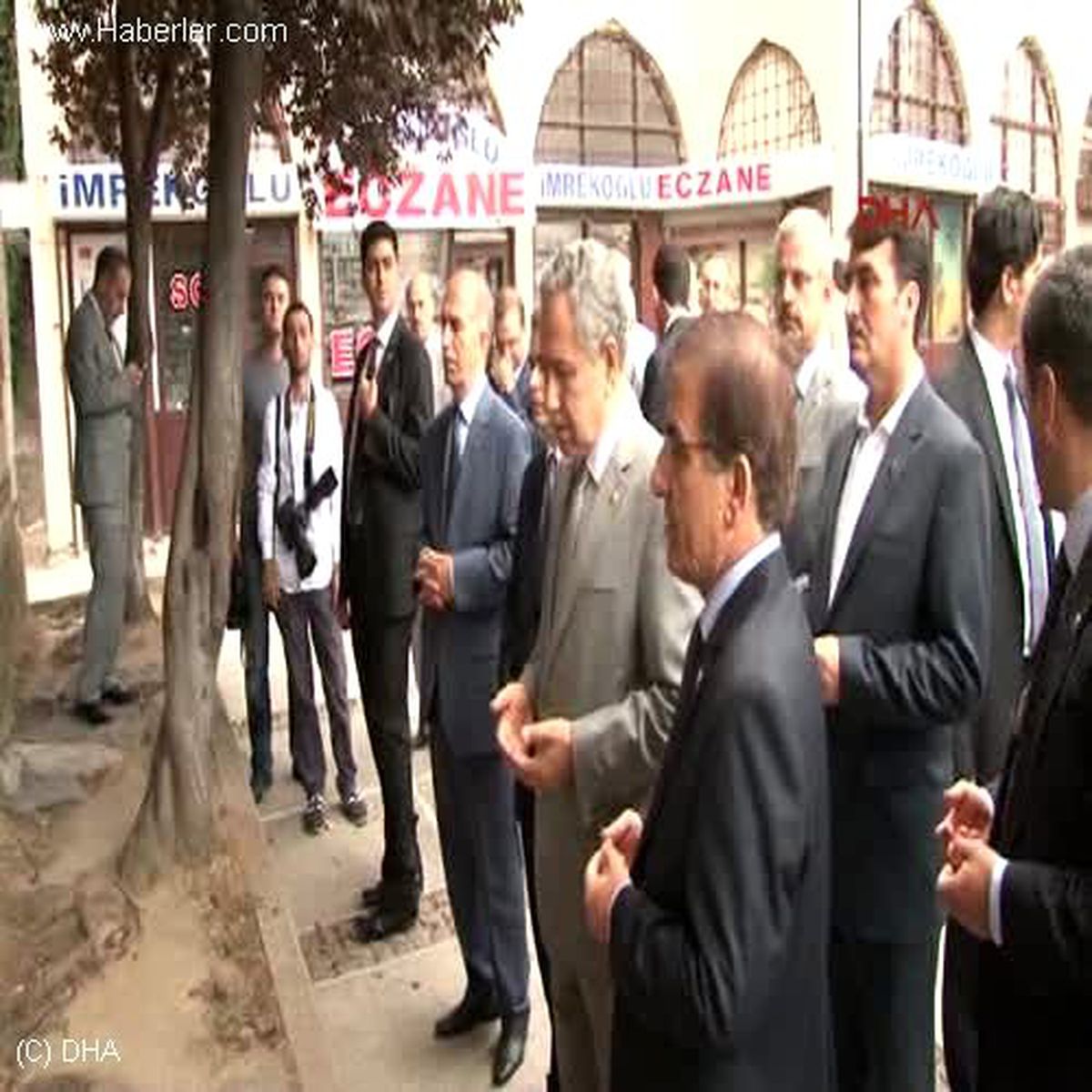 Bursa ) Arınç, Valiliğin İftarına Katıldı