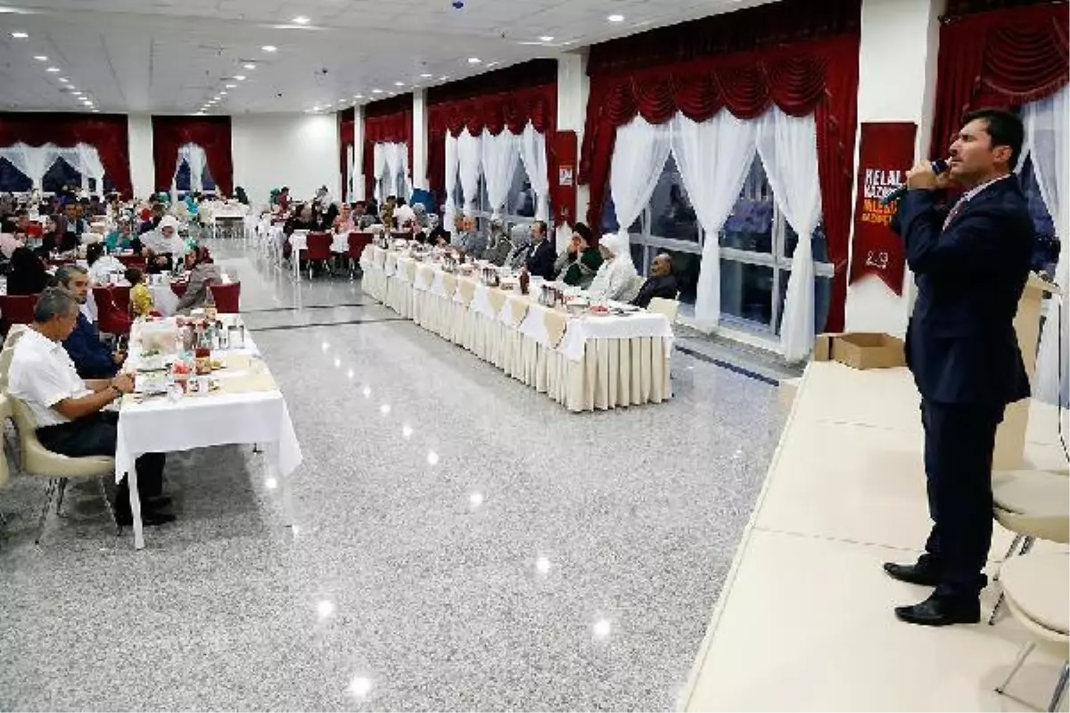 Diyanet İşleri Başkanı Görmez, Suriyelilerle İftarda Buluştu