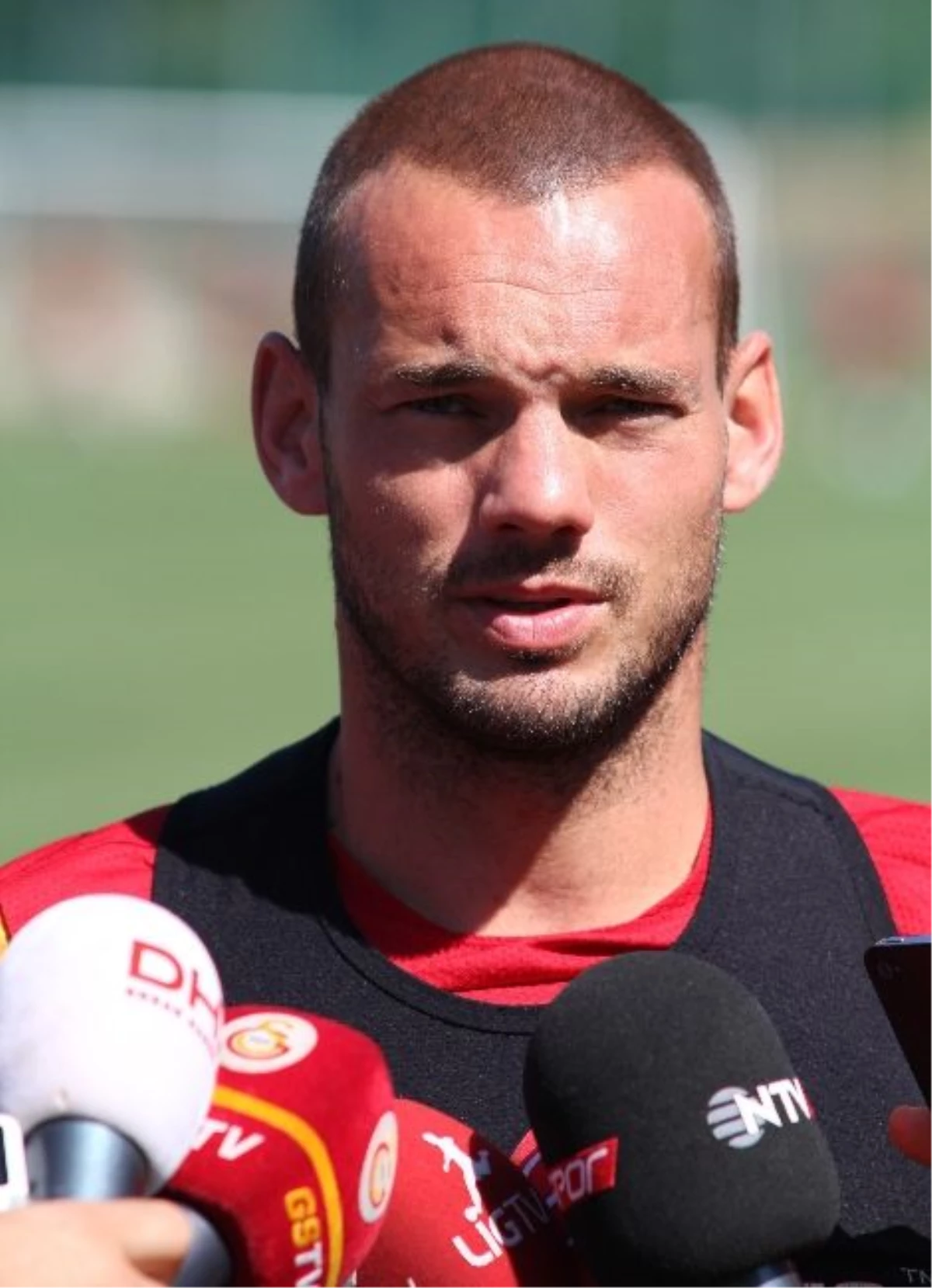 Galatasaraylı Futbolcu Sneijder, Krampon Tanıtımı Yaptı