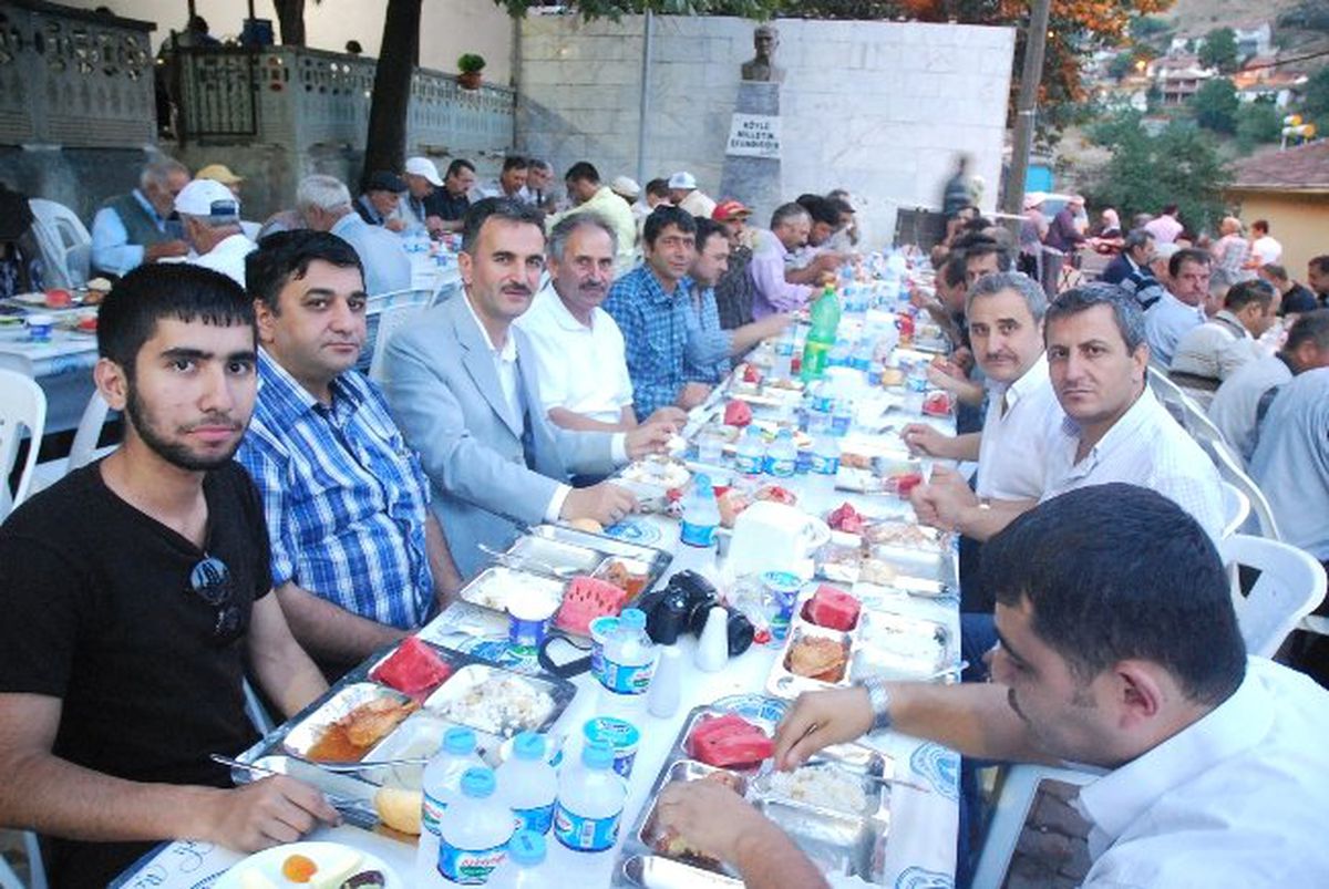 Gemlik Belediyesinin İftar Programları Devam Ediyor