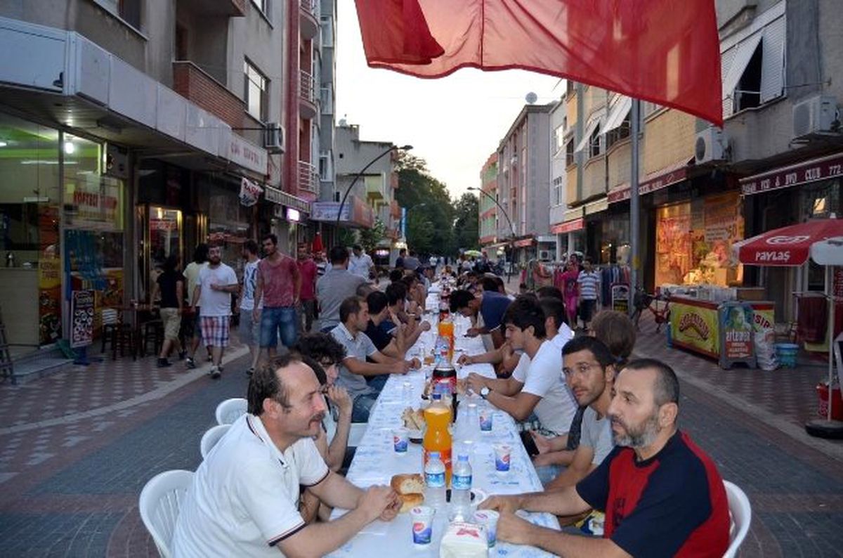 Gönen Belediyespor Taraftarı İftarda Buluştu