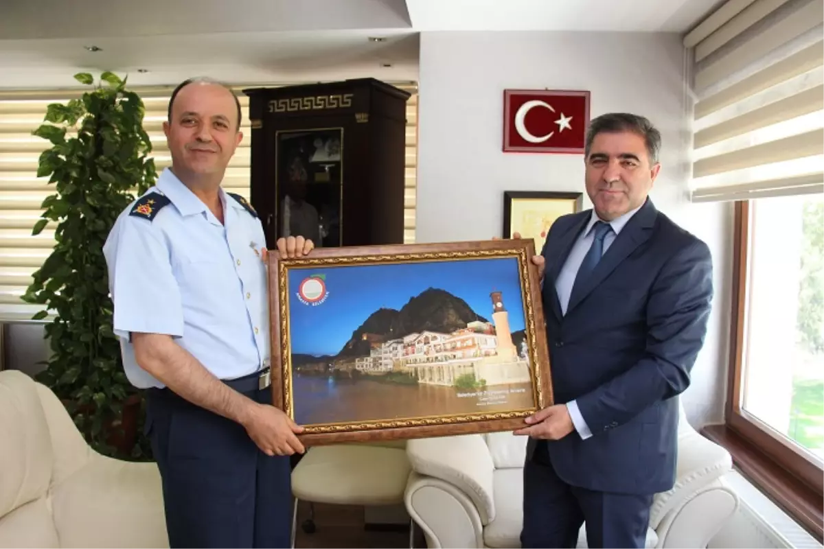 Hava Pilot Tuğg. İsmail Güneykaya\'dan Veda Ziyareti