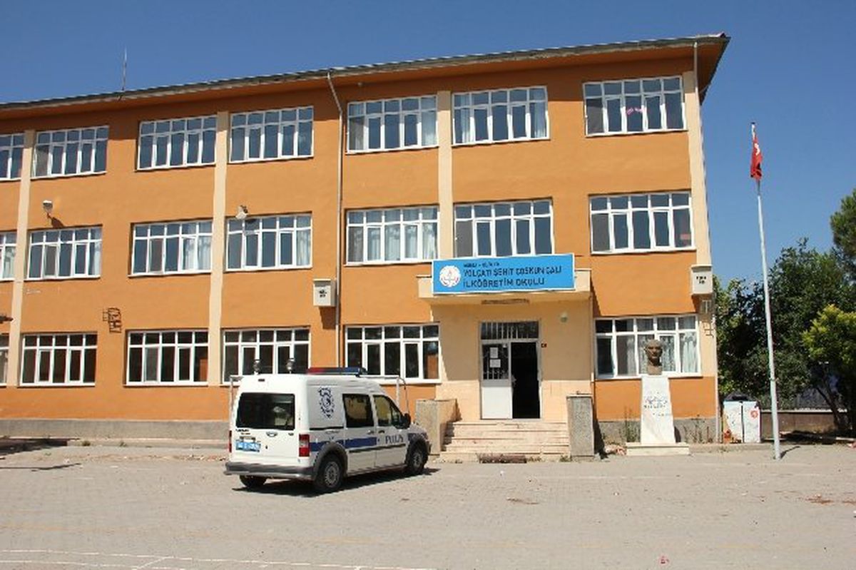 Hırsızlar Okulu Soydu