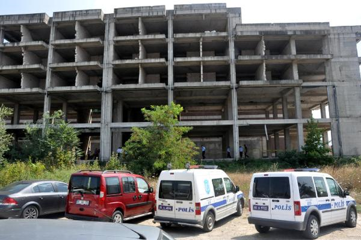 İnşaattaki Cesetler Adli Tıp\'a Gönderildi