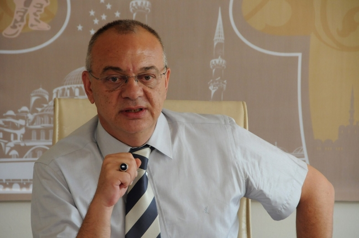 Manisa Belediyesi\'nde 3 Başkan Yardımcısında Değişim