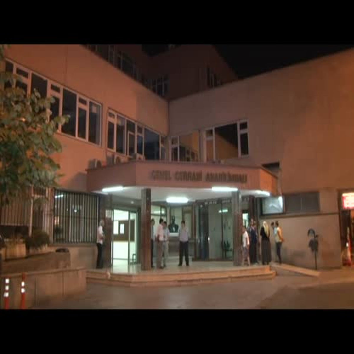 Taksim\'deki Olaylarda Emniyet Müdür Yardımcısı Yaralandı