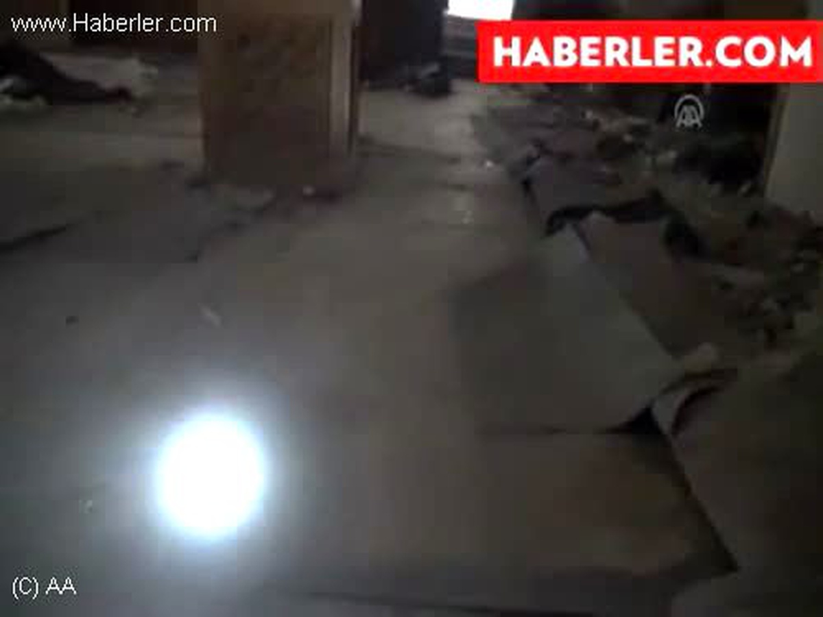 Tarihi Emevi Cami içinde keskin nişancı savaşı