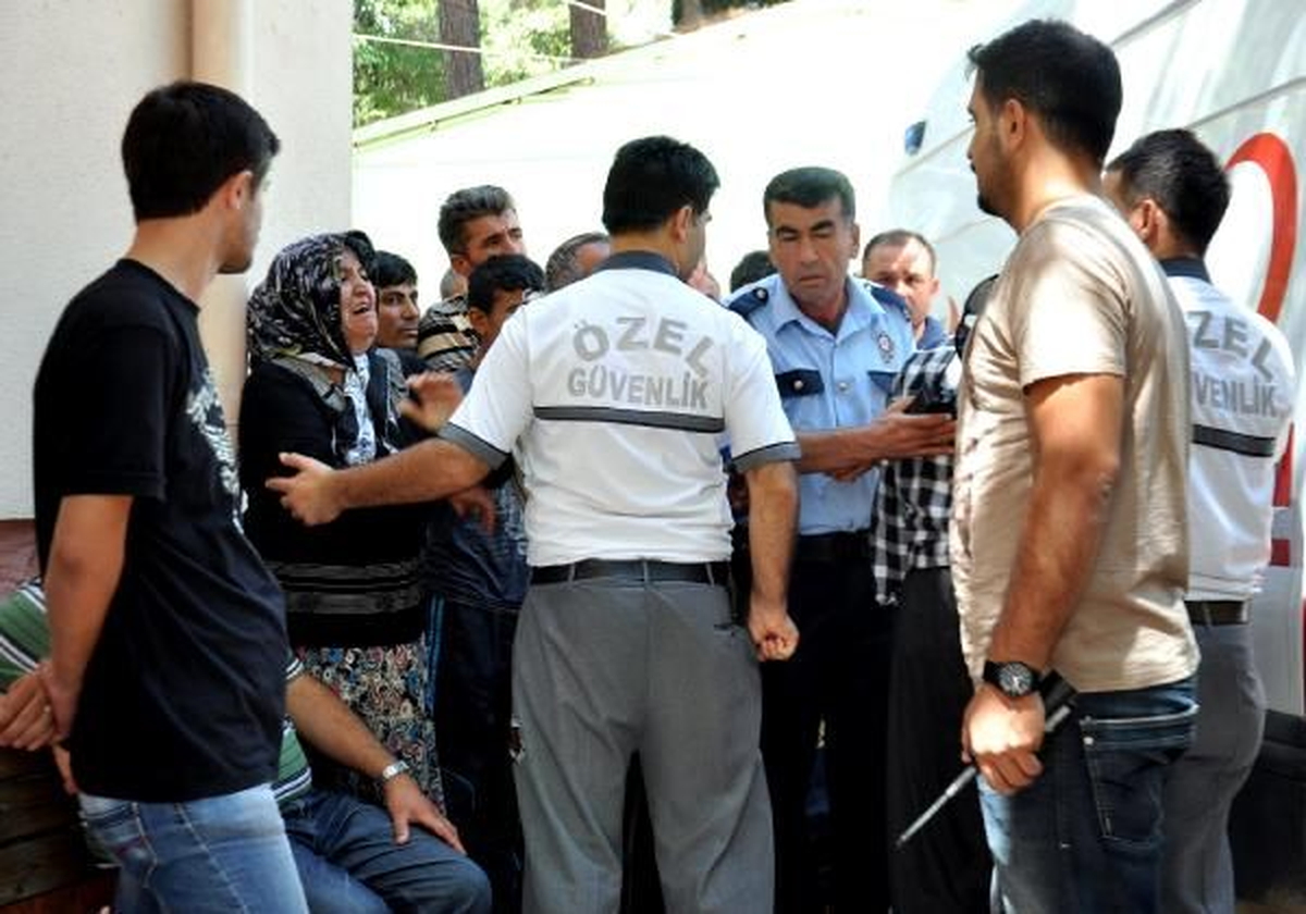 Traktör Şarampole Devrildi: 1 Ölü