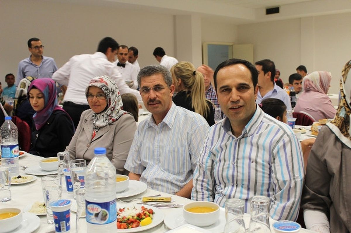 Uosb Yönetimi ve Personeli İftar Yemeğinde Bir Araya Geldi