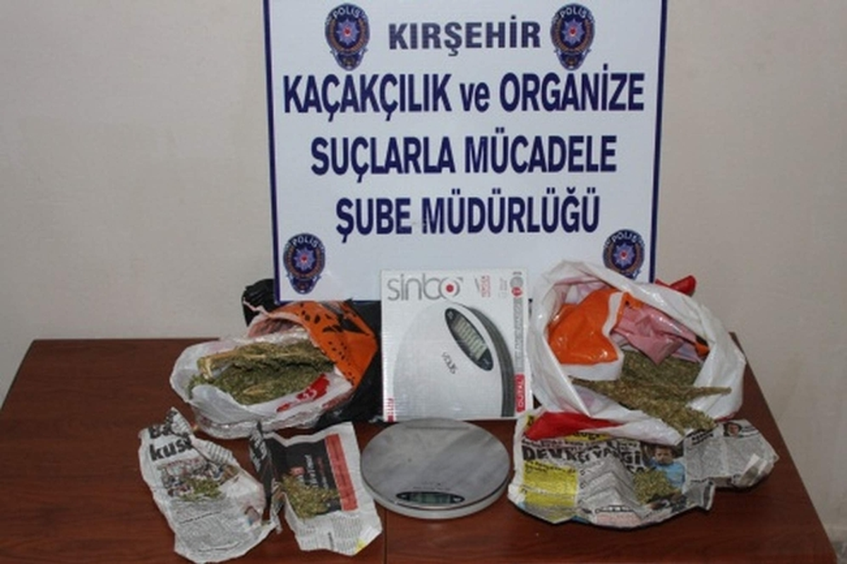 Uyuşturucu Madde Ticareti Yaptıkları İddia Edilen 4 Kişi Yakalanarak Cezaevine Konuldu