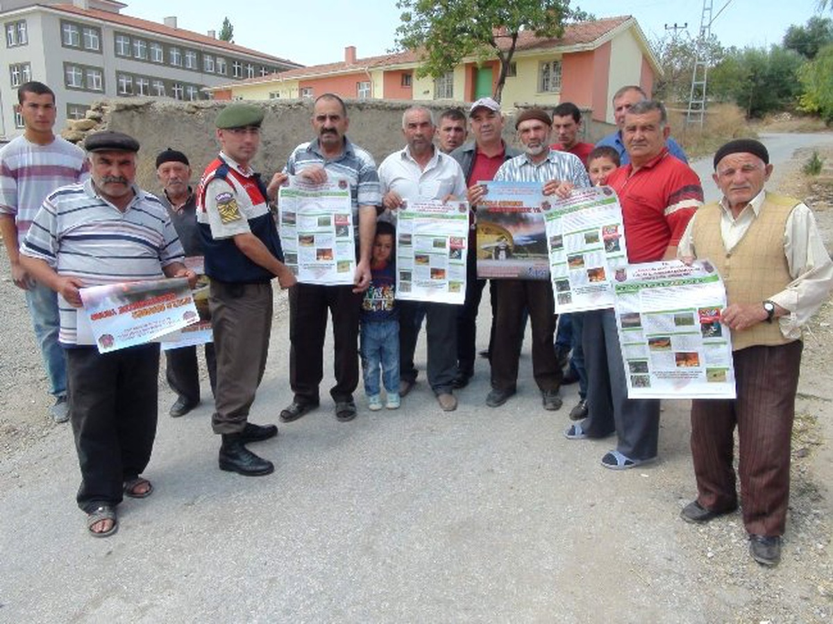 Yozgat Jandarmadan Köylerde Broşürlü Anız Yangını Uyarısı