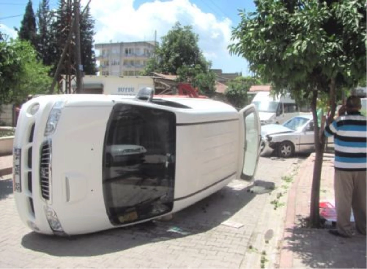 Adana\'da Trafik Kazası: 1 Ölü, 4 Yaralı