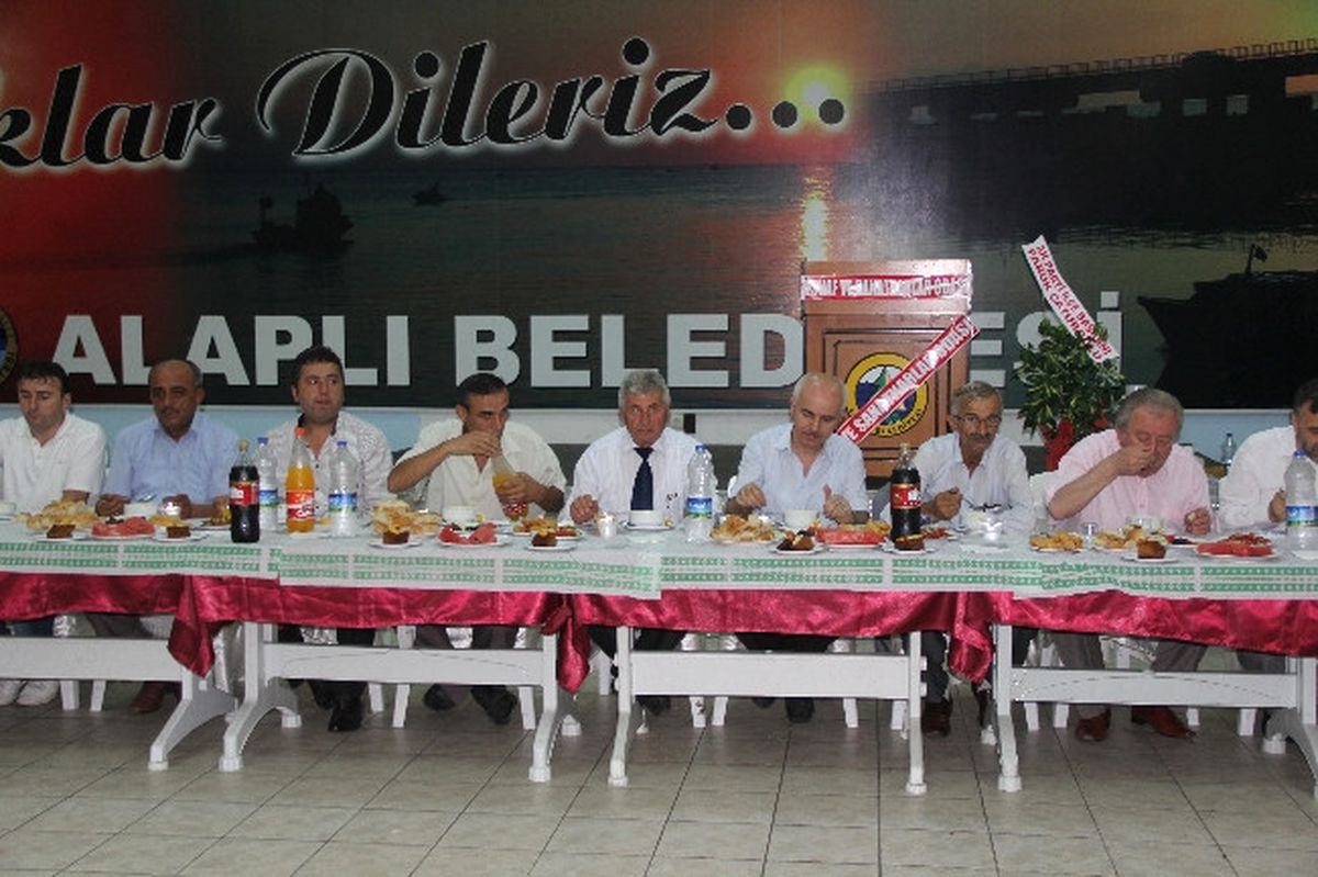 Alaplı Esnaf Odasından Geleneksel İftar Yemeği