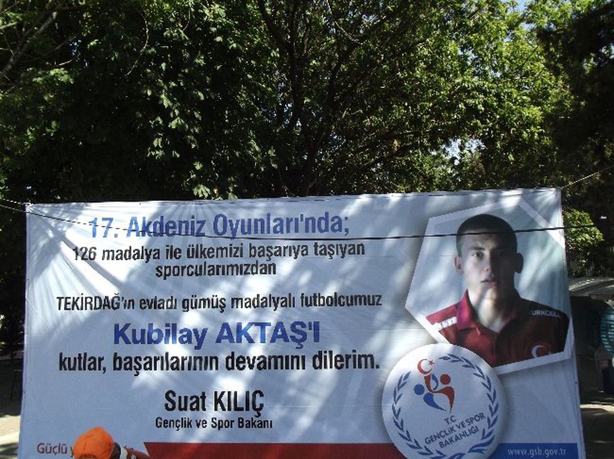 Bakan Kılıç\'tan Pankartı Teşekkür