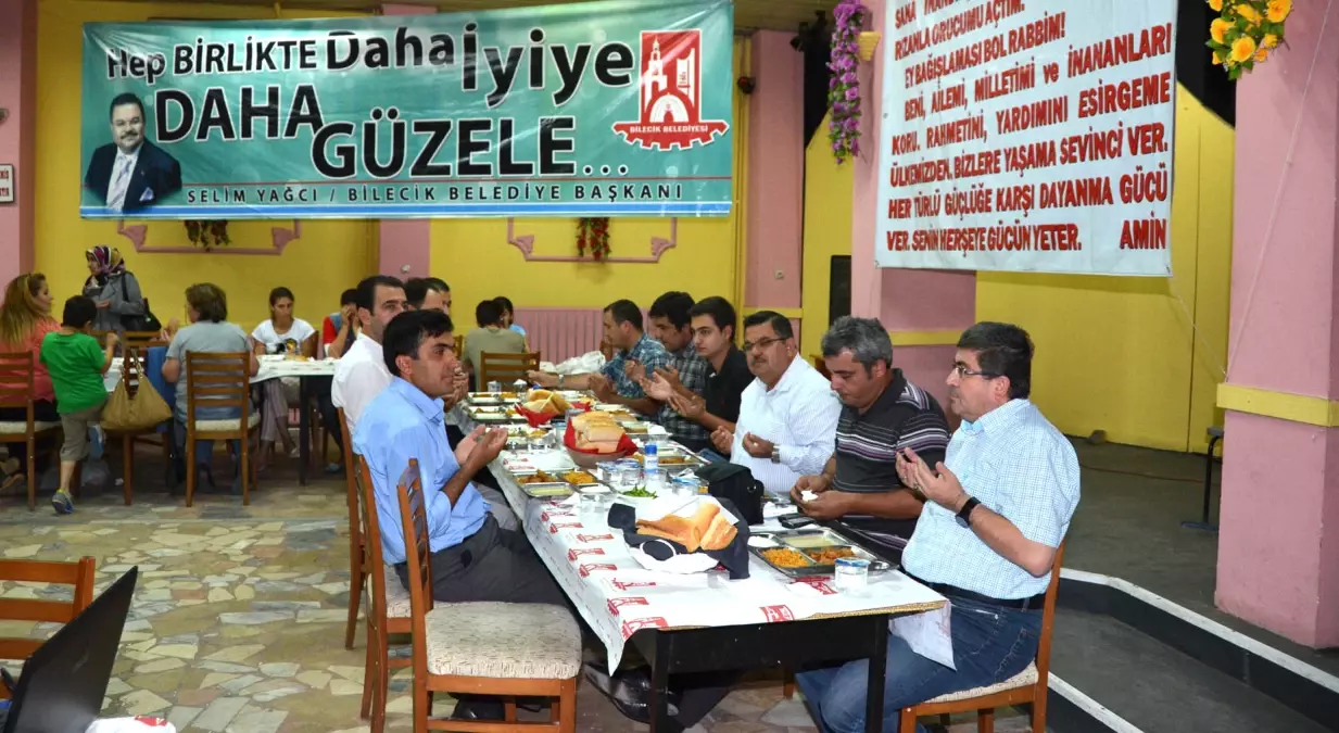 Başkan Yağcı, İftar Evinde Yemek Dağıttı