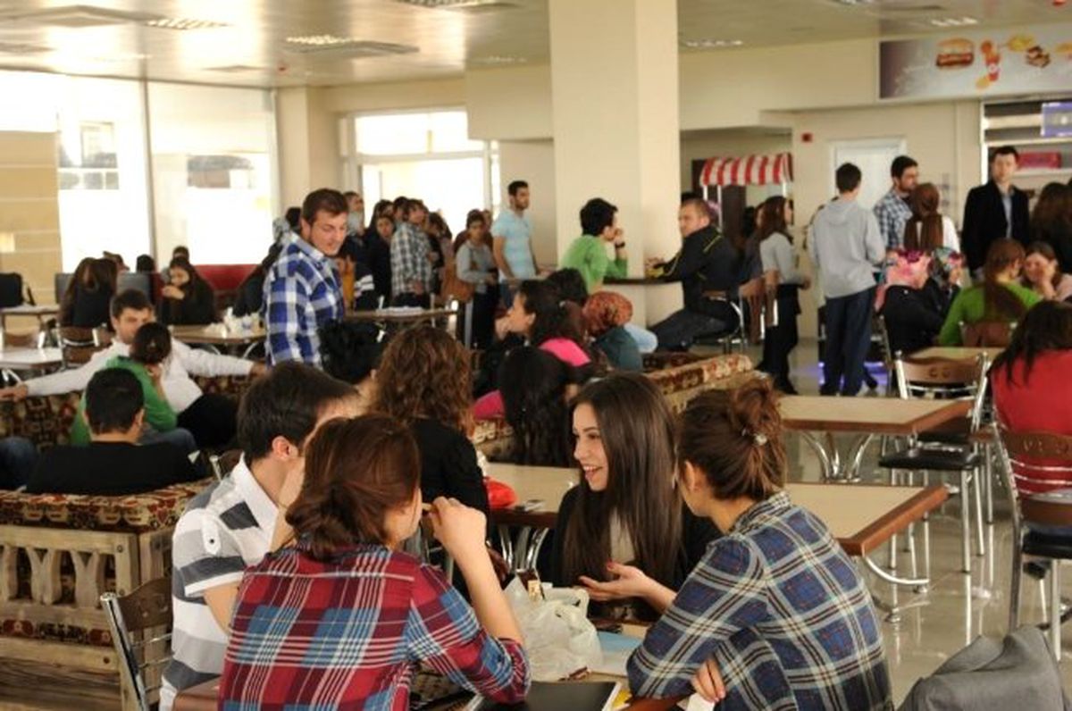 Cbü\'de Öğrenci Sayısı 40 Bini Geçti