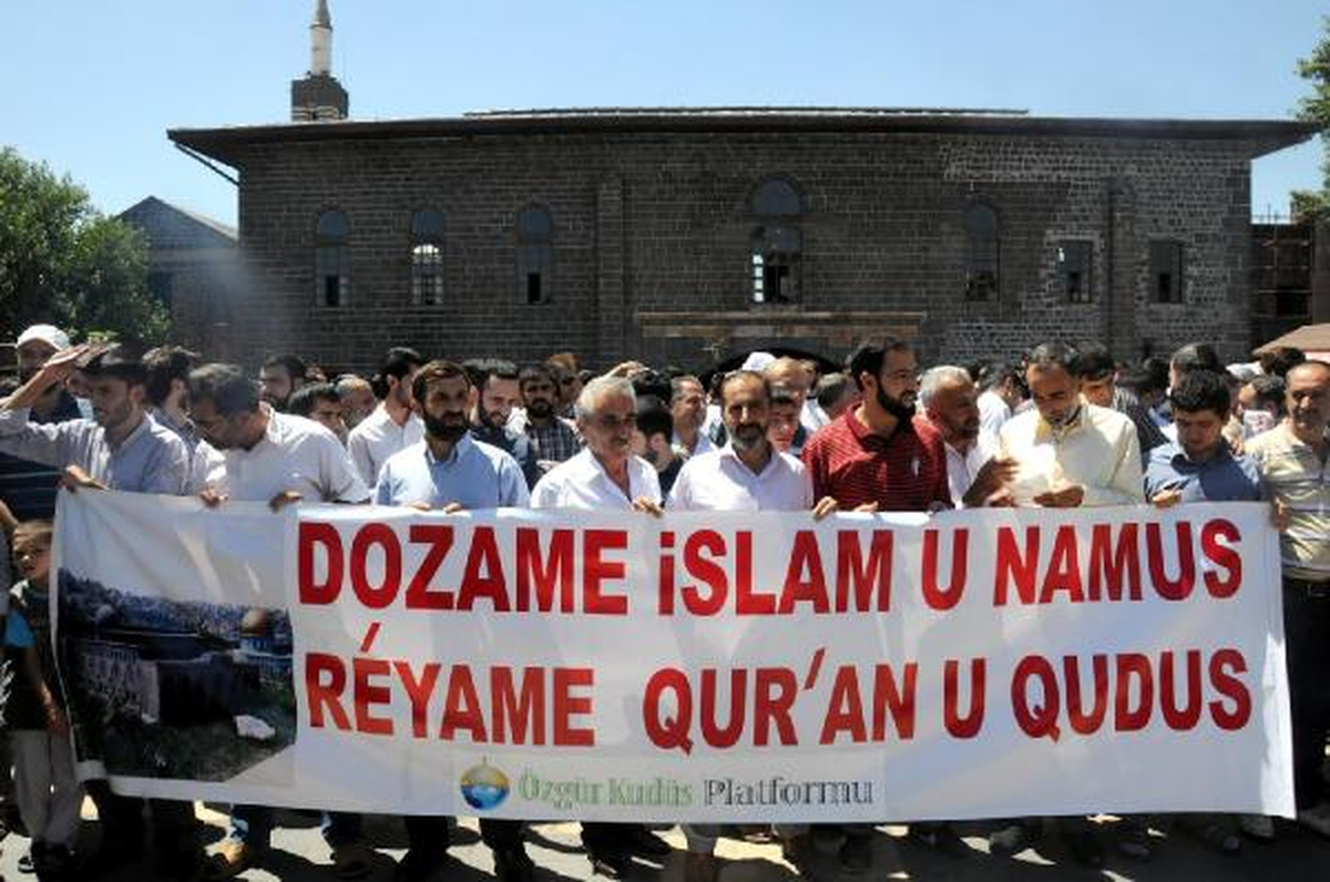 Diyarbakır\'da \'Dünya Kudüs Günü\' Kutlaması